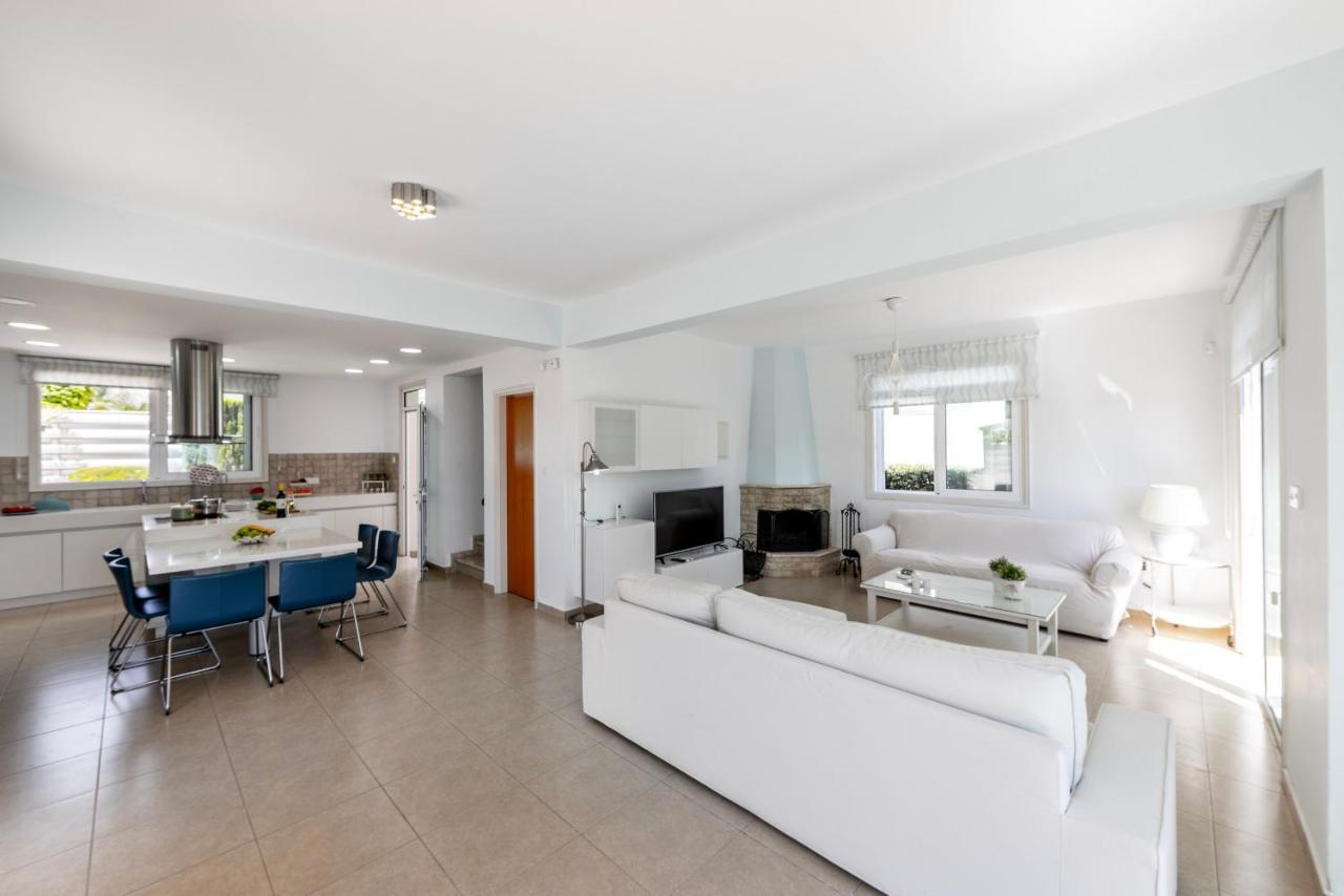 Protaras Sunrise Zen Seafront Villa Exterior foto